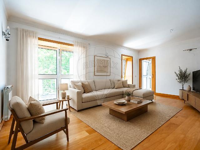 Apartamento T3 à venda em Santo António dos Olivais, Coimbra RE/MAX Portugal