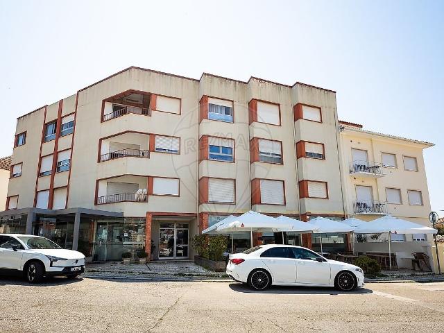 Apartamento T3 à venda em Santo António dos Olivais, Coimbra RE/MAX Portugal