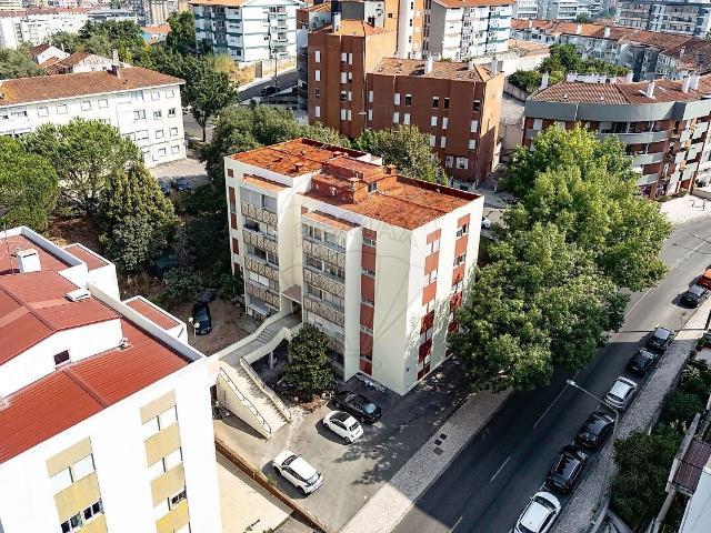 Apartamento T3 à venda em Santo António dos Olivais, Coimbra RE/MAX Portugal