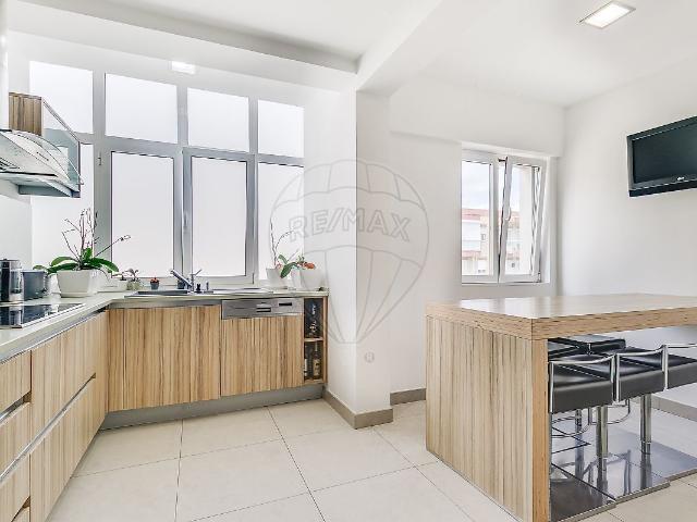 Apartamento T3 à venda em Santo António dos Cavaleiros e Frielas, Loures RE/MAX Portugal