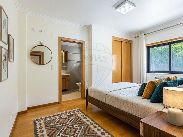 Apartamento T3 à venda em Santo António dos Cavaleiros e Frielas, Loures RE/MAX Portugal