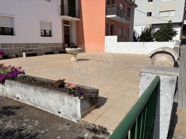 Apartamento T3 à venda em Sé, Santa Maria e Meixedo, Bragança RE/MAX Portugal