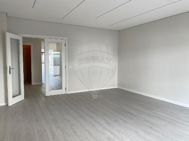 Apartamento T3 à venda em Seia, São Romão e Lapa dos Dinheiros, Seia RE/MAX Portugal