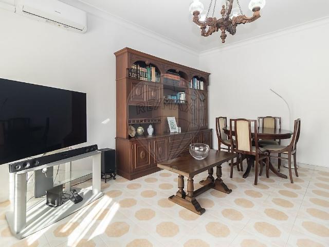 Apartamento T3 à venda em Seixal, Arrentela e Aldeia de Paio Pires, Seixal RE/MAX Portugal