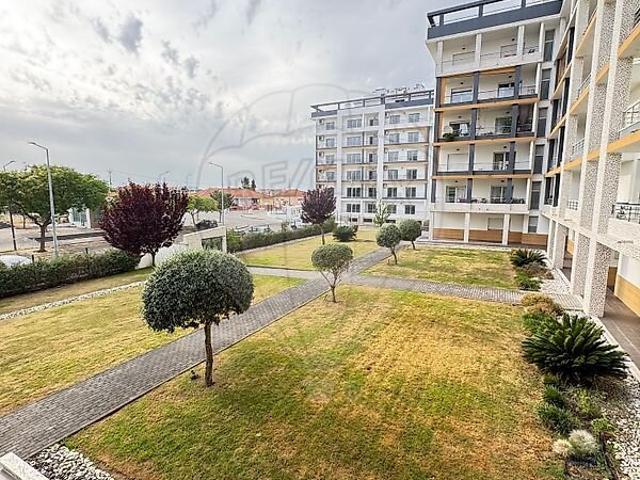 Apartamento T3 à venda em Seixal, Arrentela e Aldeia de Paio Pires, Seixal RE/MAX Portugal