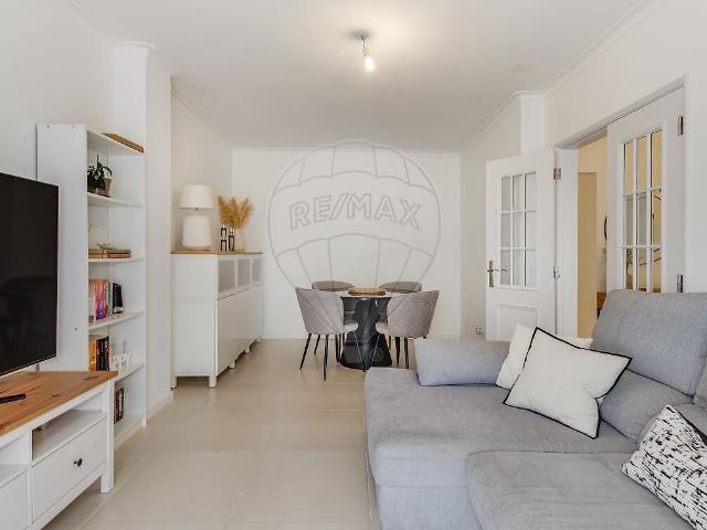 Apartamento T3 à venda em Seixal, Arrentela e Aldeia de Paio Pires, Seixal RE/MAX Portugal