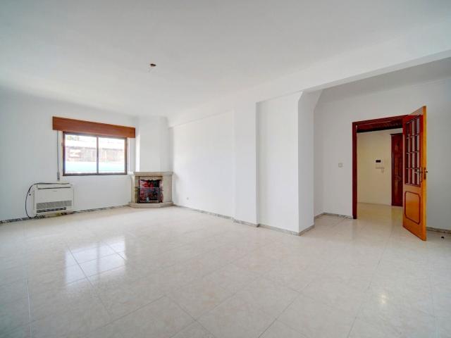 Apartamento T3 à venda em Sintra