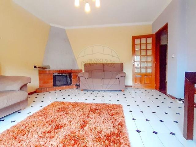 Apartamento T3 à venda em Tarouca e Dálvares, Tarouca RE/MAX Portugal