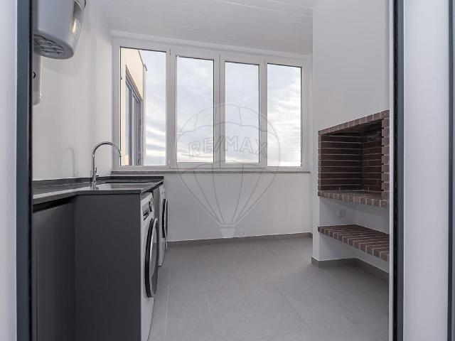 Apartamento T3 à venda em Tavarede, Figueira da Foz RE/MAX Portugal