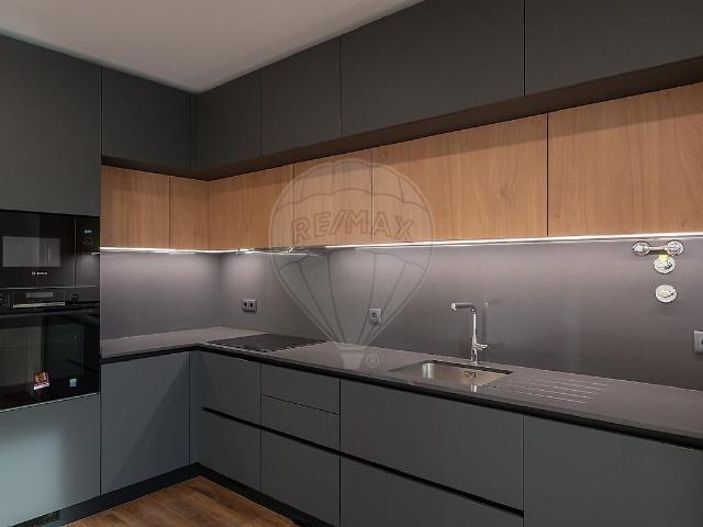 Apartamento T3 à venda em Tavarede, Figueira da Foz RE/MAX Portugal
