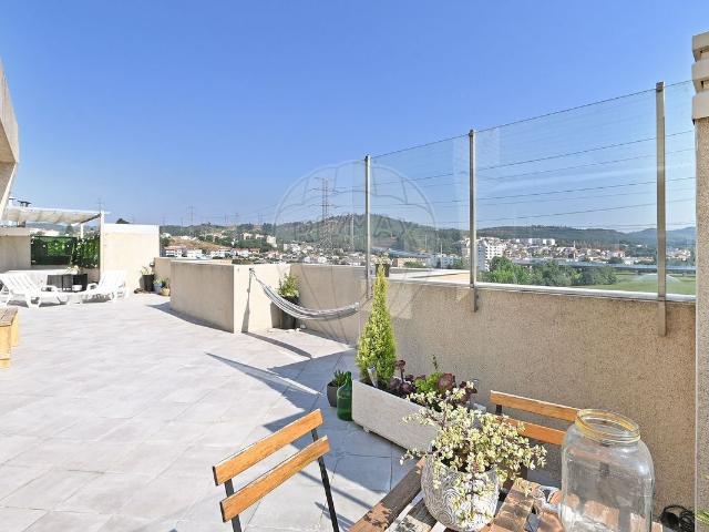 Apartamento T3 à venda em Valongo