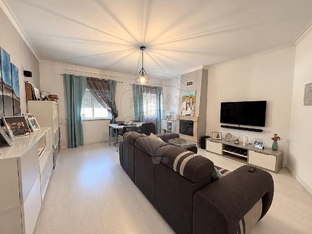 Apartamento T3 à venda em Vialonga, Vila Franca de Xira RE/MAX Portugal
