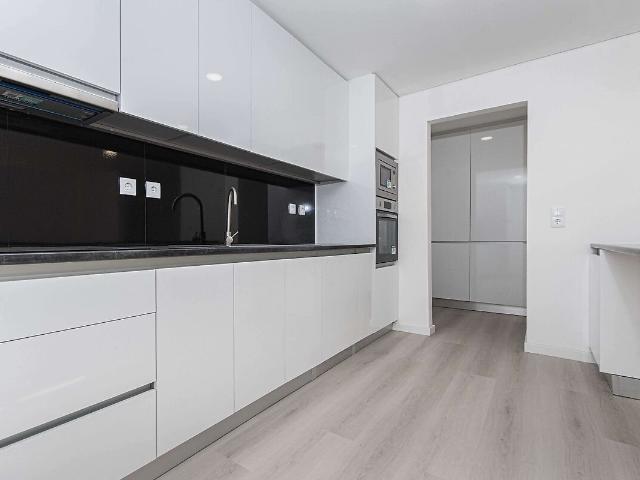 Apartamento T3 à venda em Vialonga, Vila Franca de Xira RE/MAX Portugal