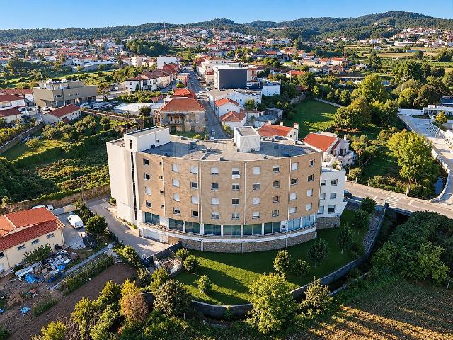 Apartamento T3 à venda em Vila Nova de Famalicão e Calendário, Vila Nova de Famalicão RE/MAX Portugal