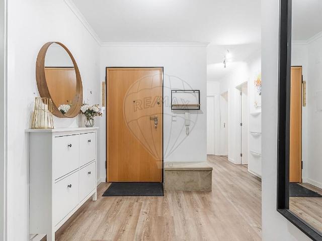 Apartamento T3 à venda em Vila Nova de Famalicão e Calendário, Vila Nova de Famalicão RE/MAX Portugal