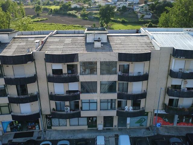 Apartamento T3 à venda em Vila Verde e Barbudo, Vila Verde RE/MAX Portugal