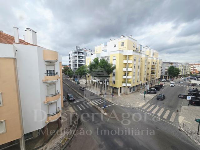 Apartamento T3 a 50 metros da estação da CP