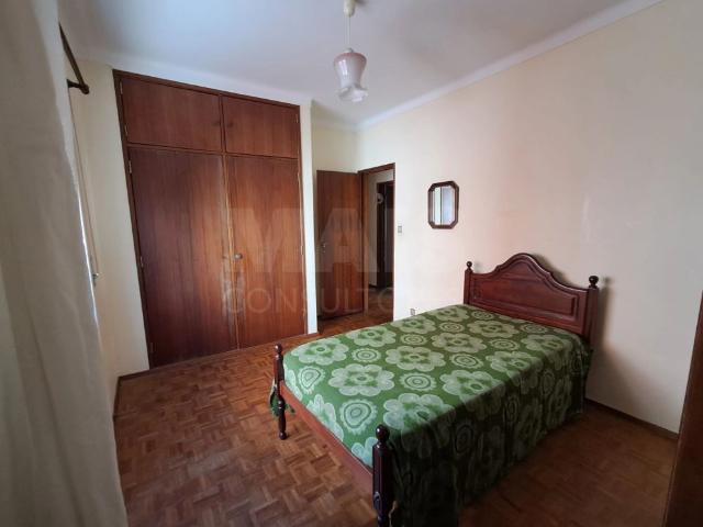 Apartamento T3 ao nível do 1º andar mobilado e equipado