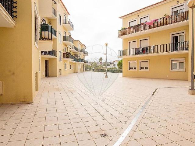 Apartamento T3 ao nível do rés do chão, com parqueamento pri. 159m² da Lourinhã e Atalaia
