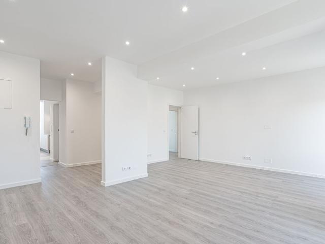 APARTAMENTO T3 AO PÉ DA PRAIA EM SÃO JOÃO DO ESTORIL