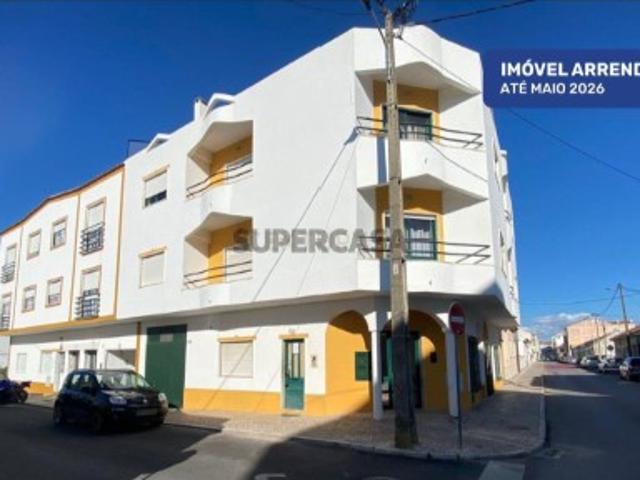Apartamento T3 com Espaçosa Varanda e Excelente Localização no Pinhal Novo