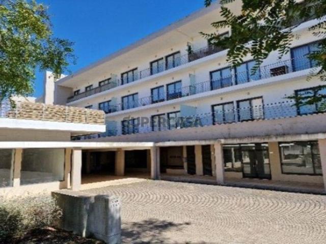 Apartamento T3 com Duas Varandas e Dois Lugares de Estacionamento, na Vila Serena, Pinhal Novo