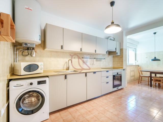 Apartamento T3 / Arrendamento / Cozinha Renovada /Varanda / Centro da Cidade de Fátima