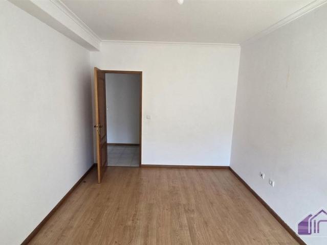 Apartamento T3 Arrendamento em Guarda,Guarda
