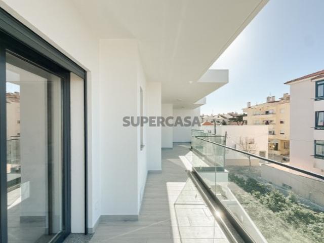 Apartamento T3 B7, com estacionamento no Eira Village