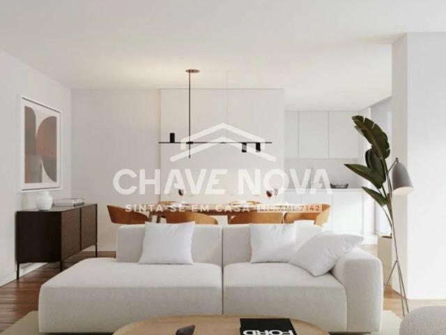 Apartamento T3 c/2 lugares de garagem + Arrumo em Arcozelo Miramar