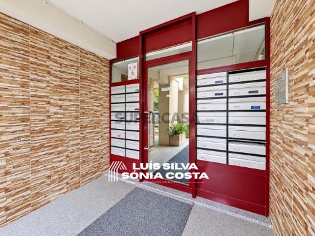 Apartamento T3 c/ Garagem, Arrumos Fechados & Elevador São João da Madeira!