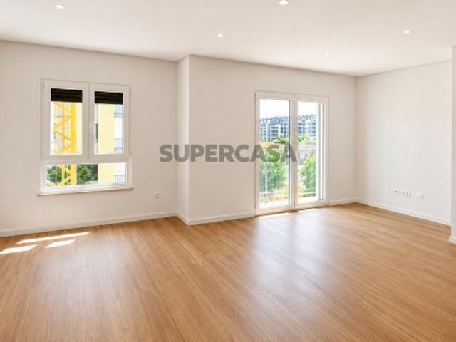 Apartamento T3 c/ Parqueamento. Montijo