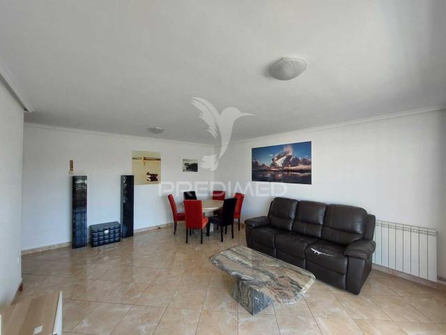 Apartamento T3 C/ Parqueamento Qt Da Fonte da Prata Nova
