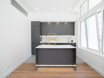 Apartamento T3 c/ Remodelação a estrear, no bairro da Codível, Odivelas