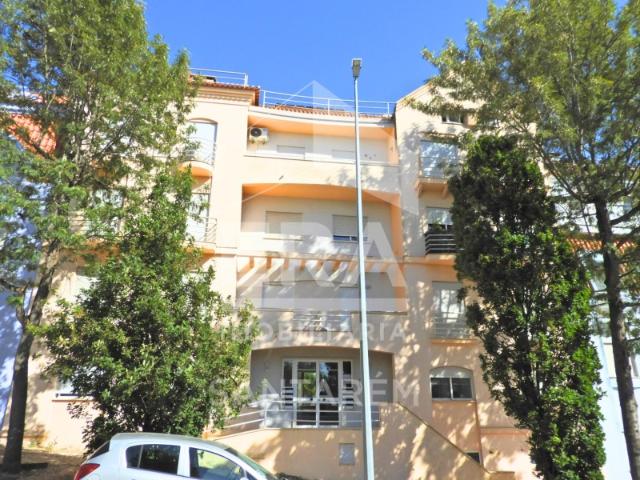Apartamento T3 c/ Terraço e Box