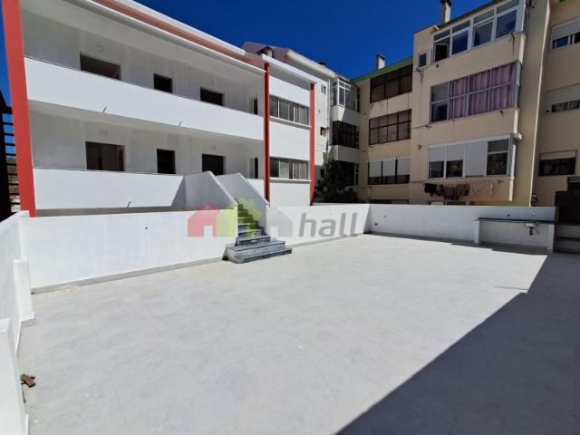 Apartamento T3 c/ terraço e churrasqueira no Barreiro