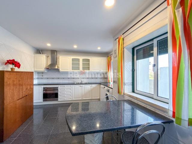 Apartamento T3 c/ Terraço e Garagem Cardal, Vila Nova da Barquinha