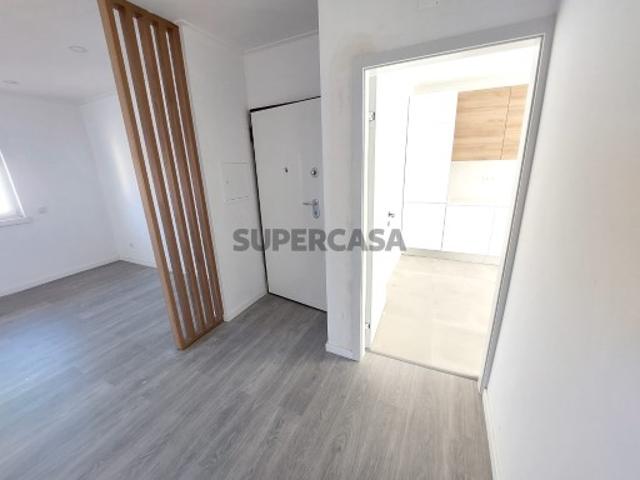 Apartamento T3 c/ Terraço Remodelado. Alto Seixalinho | Barreiro