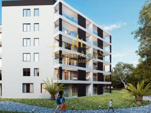 Apartamento T3 c/ varanda
