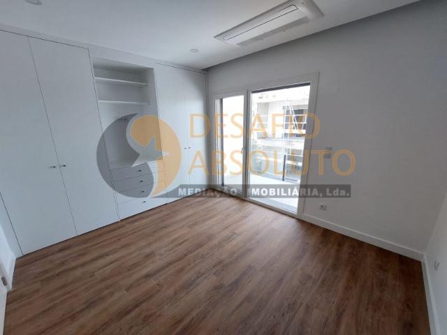 Apartamento T3 c/ Varanda, Pinhal do General Fernão Ferro