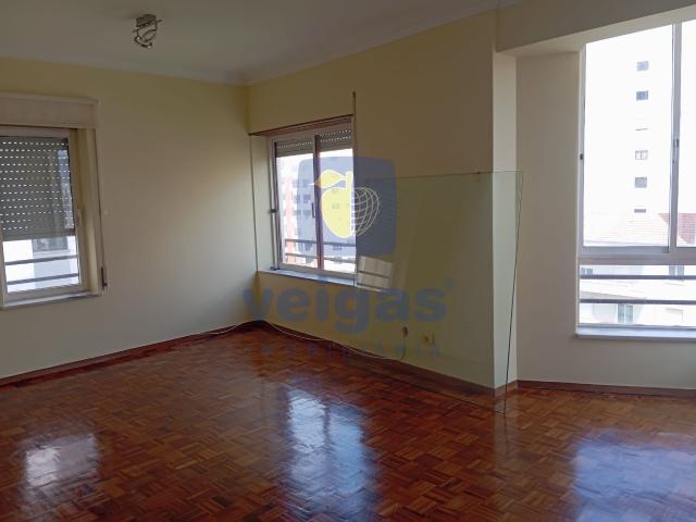 Apartamento T3 Caldas da Rainha Nossa Senhora do Pópulo, Caldas da Rainha, arrendamento CAL 217103