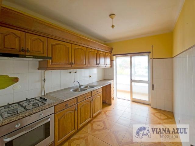 Apartamento T3 c/garagem e sótão, Darque, Viana do Castelo