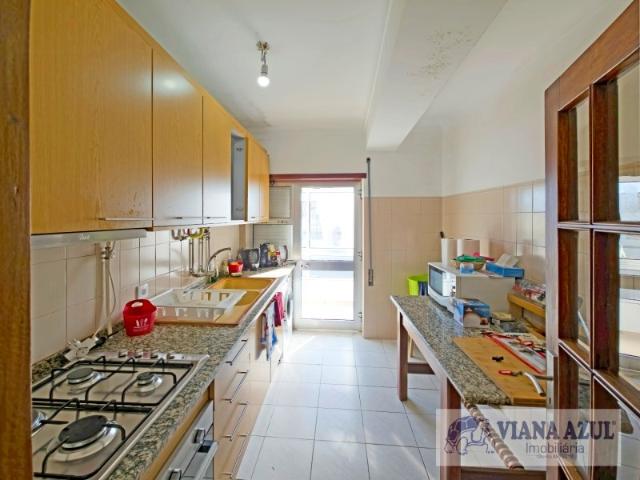 Apartamento T3 c/grande garagem e sótão, Darque, Viana do Castelo