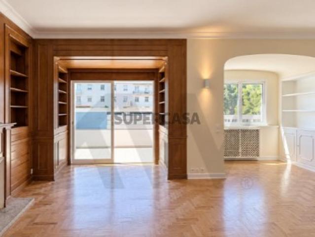 Apartamento T3 | Centro do Estoril