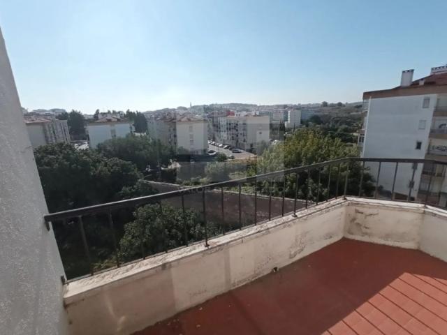 APARTAMENTO T3 CENTRO QUELUZ