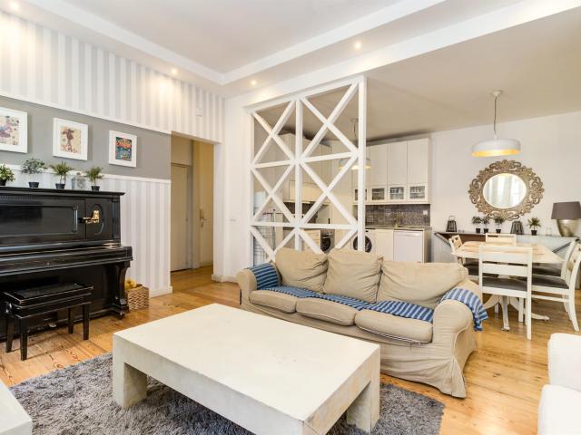 Apartamento T3 cheio de charme em plena Baixa Lisboeta 130m² Santa Maria Maior