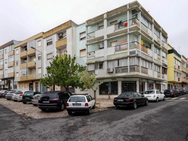 Apartamento T3 com 3 Varandas – Perto do Palácio Nacional de Queluz