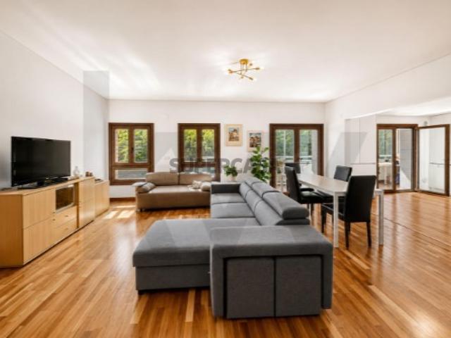 Apartamento T3 com 3 Lugares de Garagem e Arrecadação | Urbanização Casal da Vila Chã, Amadora
