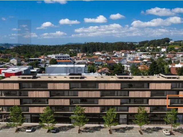 Apartamento T3 com 3 Suítes e varanda, localizado em Paços de Ferreira