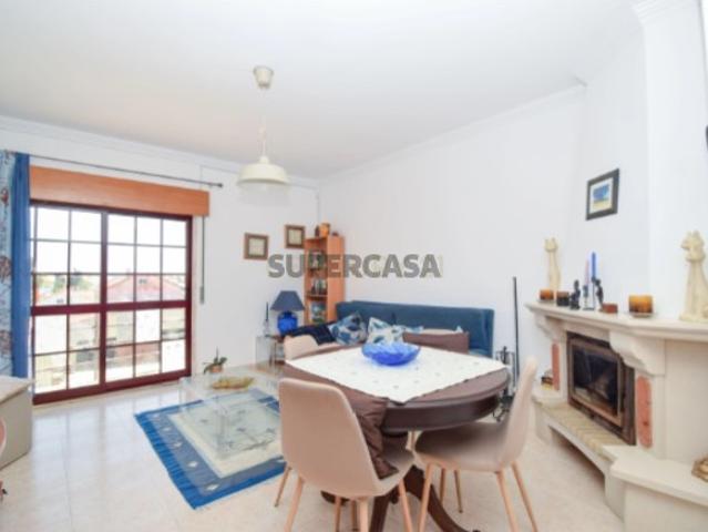 Apartamento T3 C/garagem fechada, varanda e arrecadação Caneças